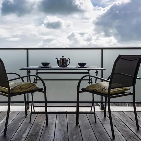 L'abri Du Bon Vent Apartment
